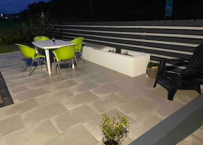 Semesterbostad Paddys *